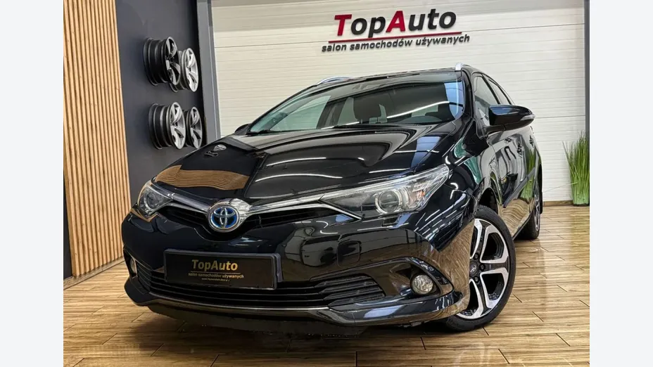 TOYOTA Auris -