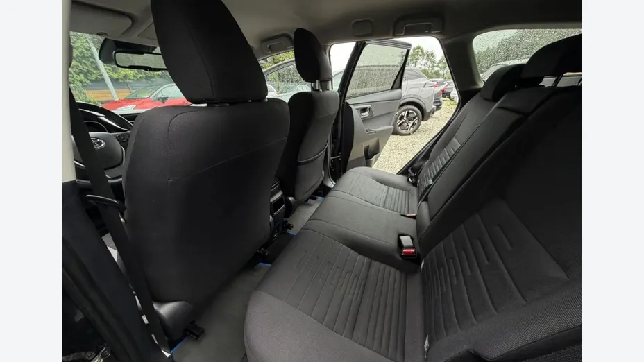 TOYOTA Auris -