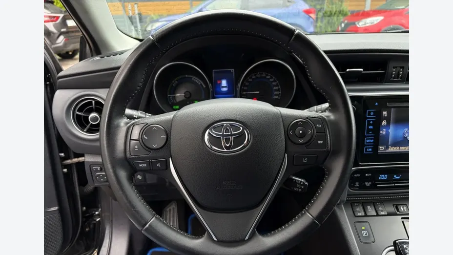 TOYOTA Auris -
