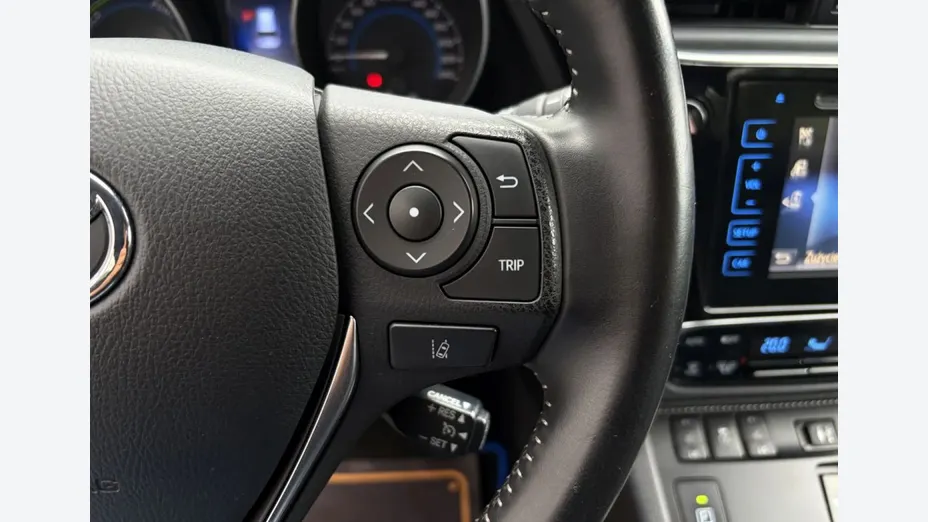TOYOTA Auris -