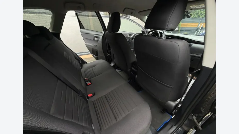 TOYOTA Auris -