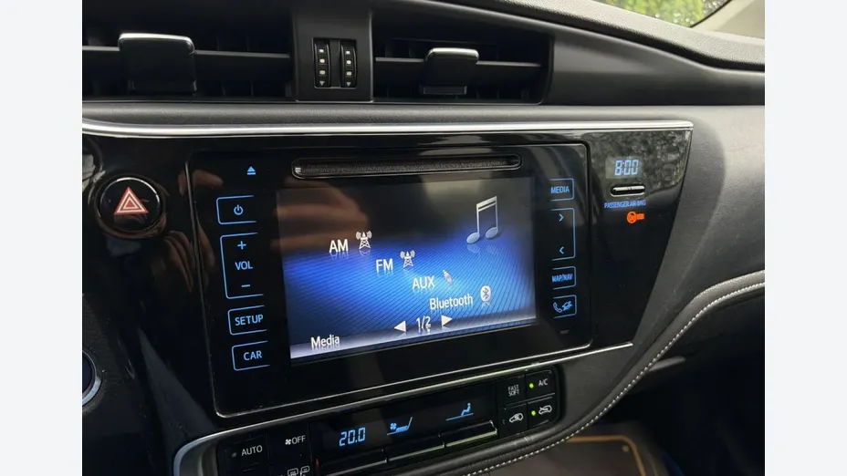 TOYOTA Auris -