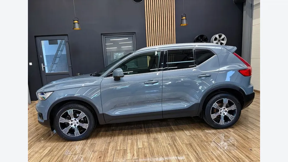 VOLVO XC40 -