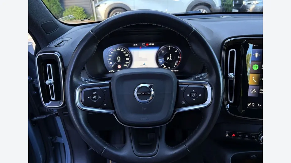 VOLVO XC40 -