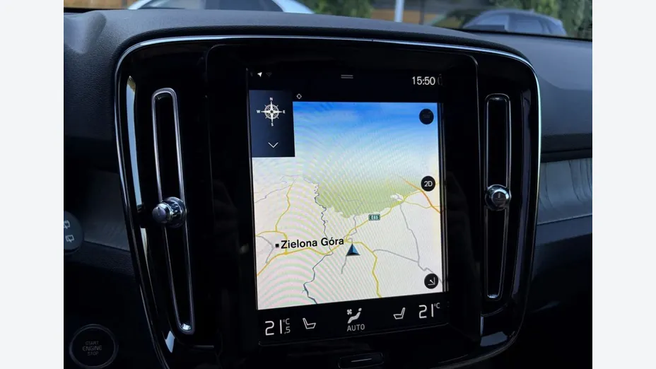 VOLVO XC40 -