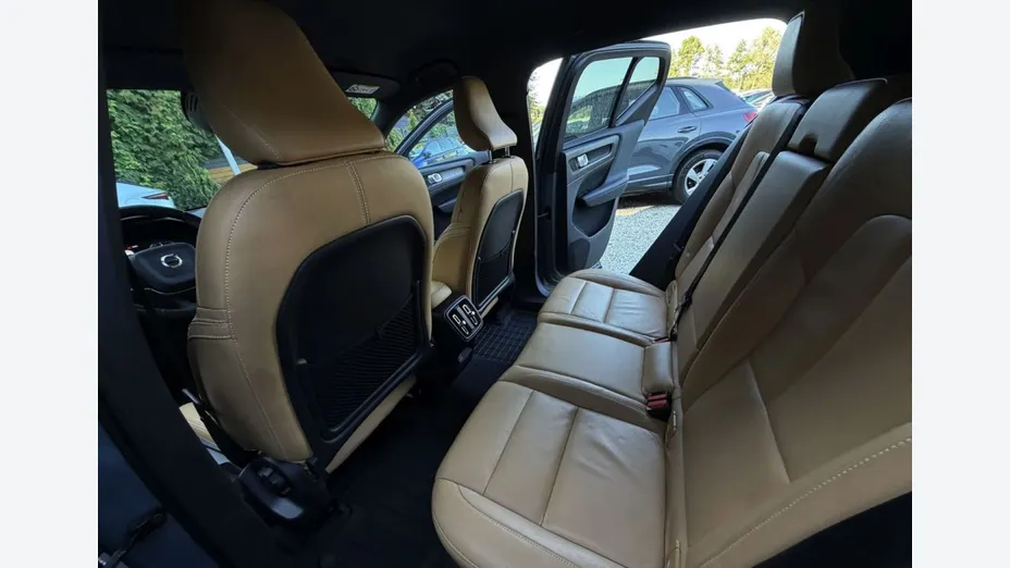 VOLVO XC40 -