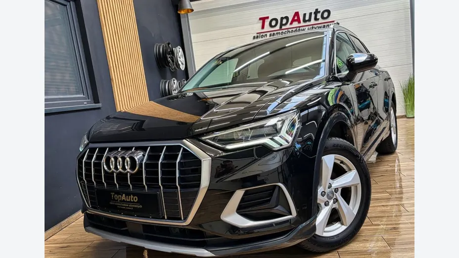 AUDI Q3 -