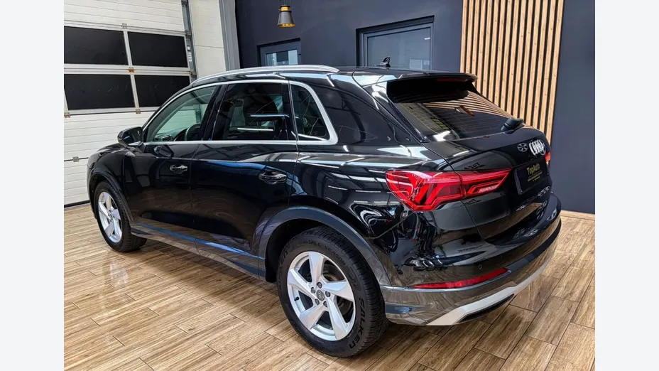 AUDI Q3 -