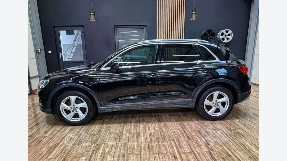 AUDI Q3 -