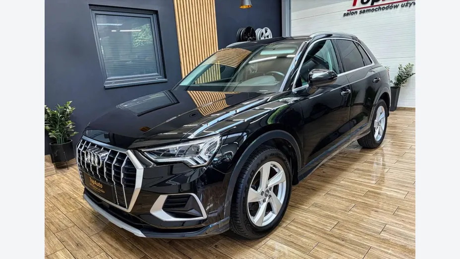 AUDI Q3 -