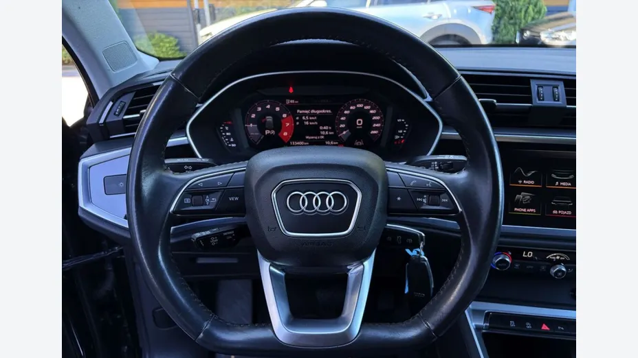 AUDI Q3 -