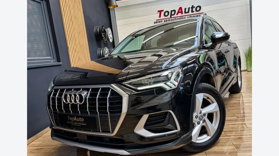 AUDI Q3 -