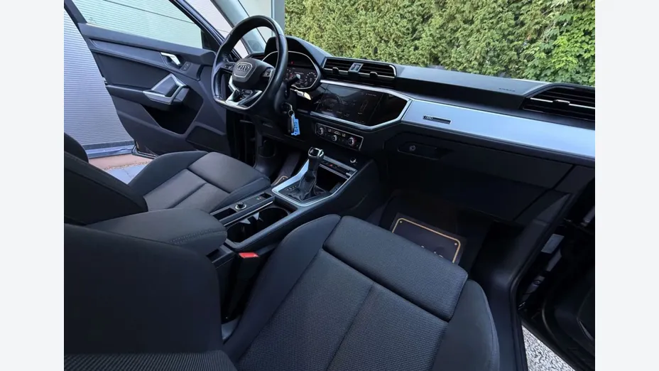 AUDI Q3 -