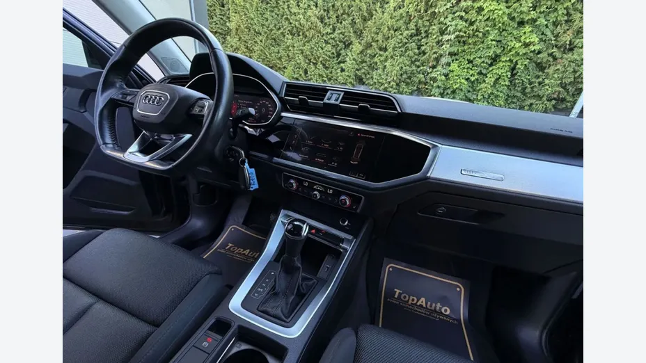 AUDI Q3 -