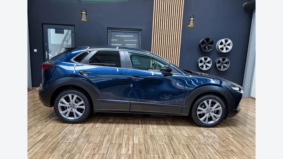 MAZDA CX-30 -