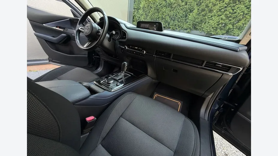 MAZDA CX-30 -