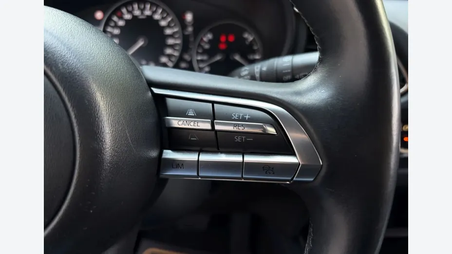 MAZDA CX-30 -
