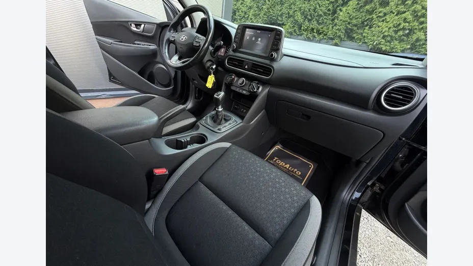 HYUNDAI Kona -