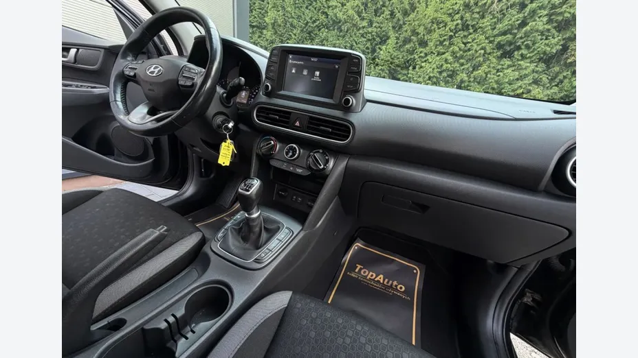 HYUNDAI Kona -