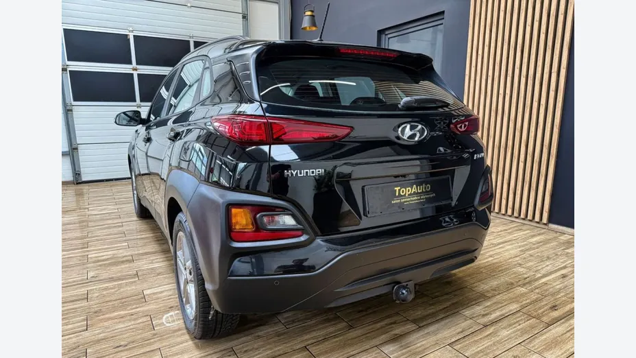 HYUNDAI Kona -