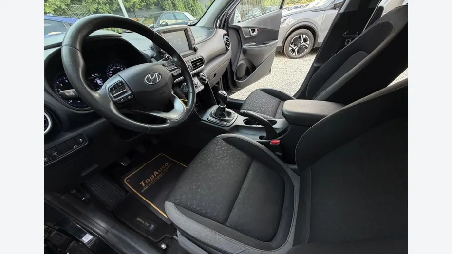 HYUNDAI Kona -