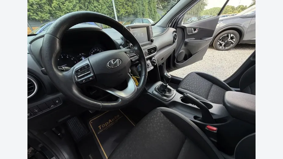 HYUNDAI Kona -