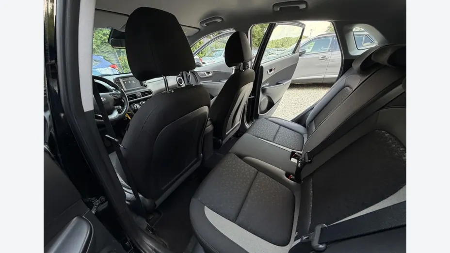 HYUNDAI Kona -