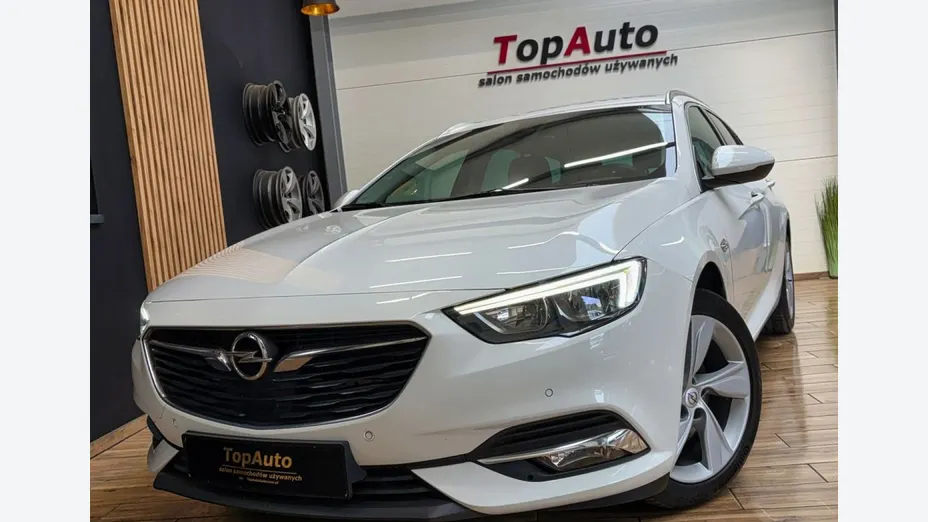 OPEL Insignia -