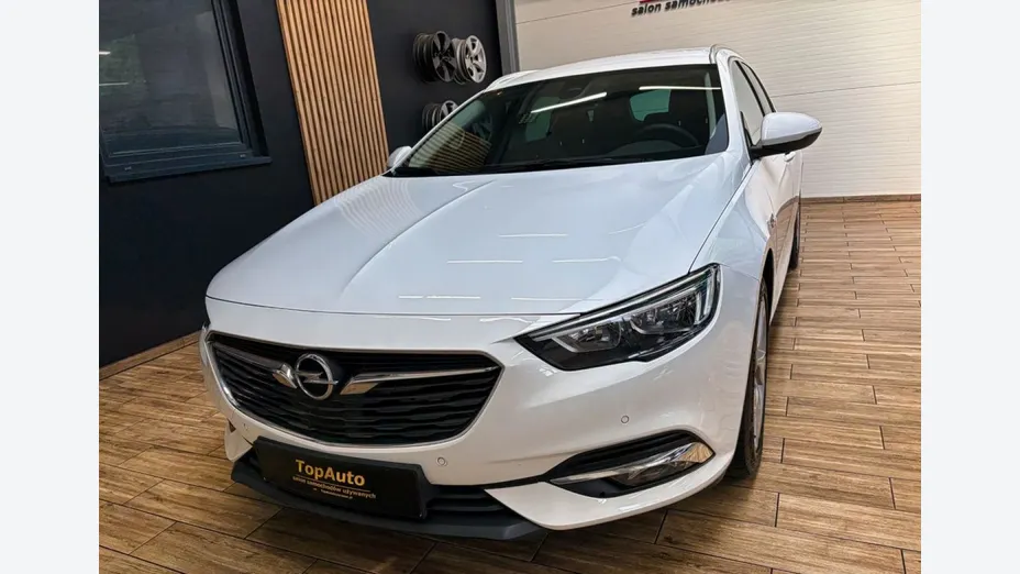 OPEL Insignia -