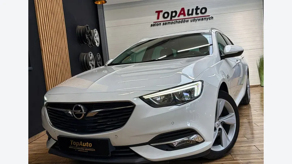 OPEL Insignia -