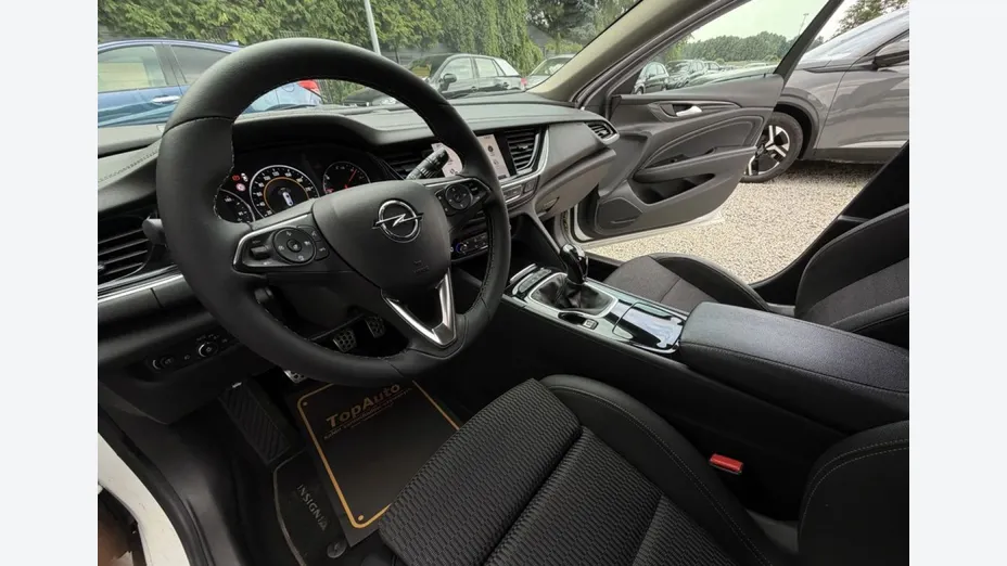 OPEL Insignia -