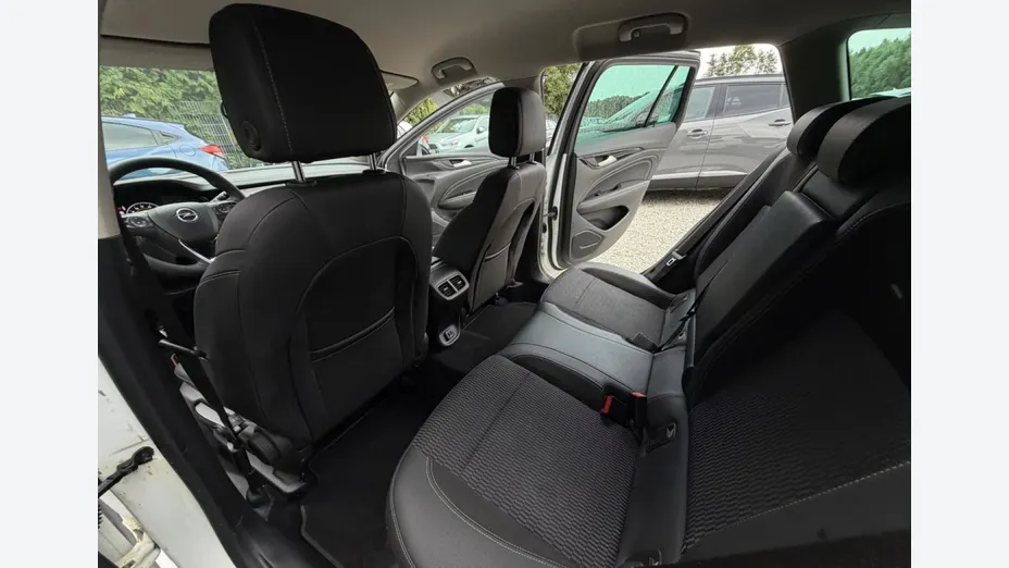 OPEL Insignia -