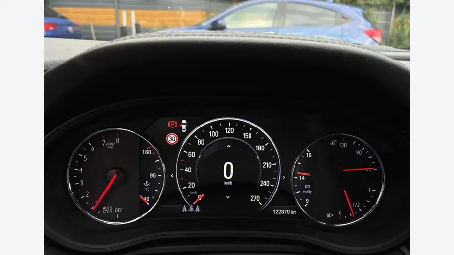 OPEL Insignia -