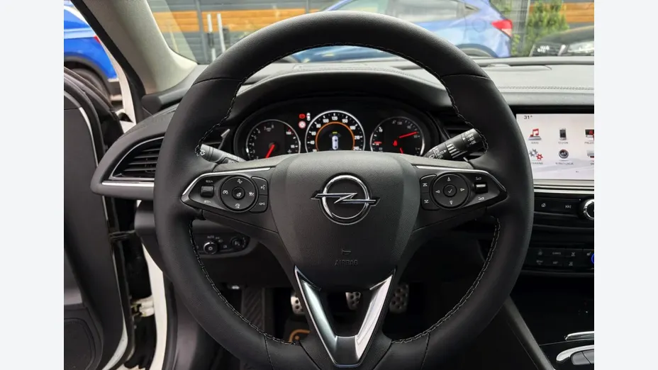 OPEL Insignia -