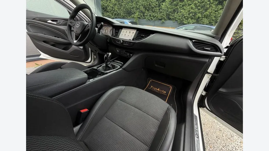 OPEL Insignia -