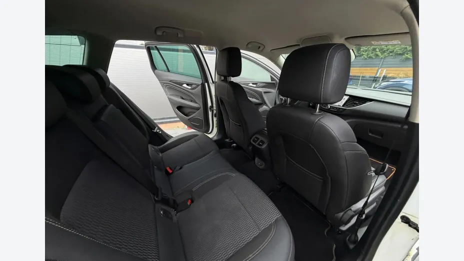 OPEL Insignia -