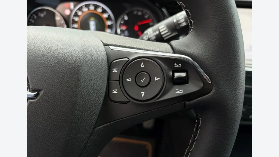 OPEL Insignia -