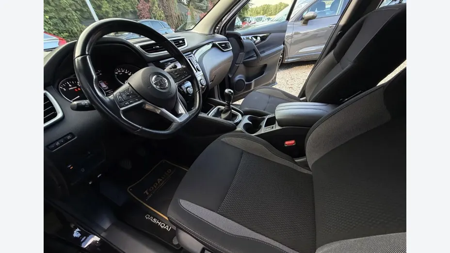 NISSAN Qashqai -