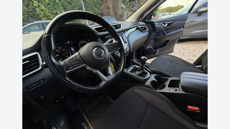 NISSAN Qashqai -