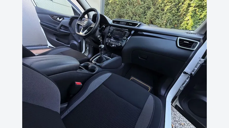 NISSAN Qashqai -