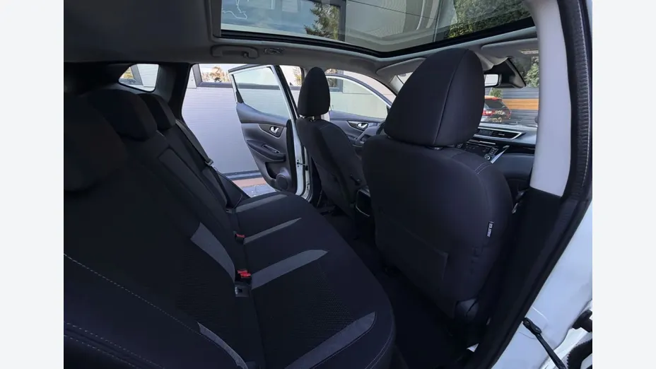 NISSAN Qashqai -