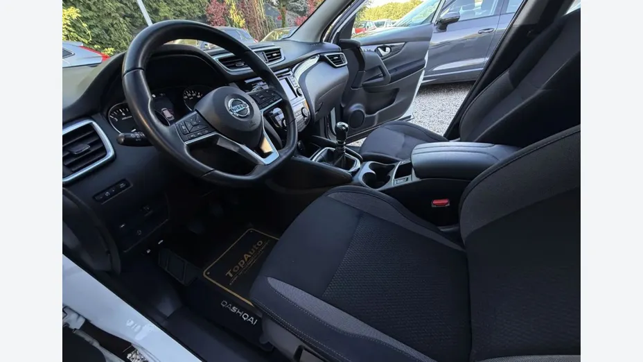 NISSAN Qashqai -