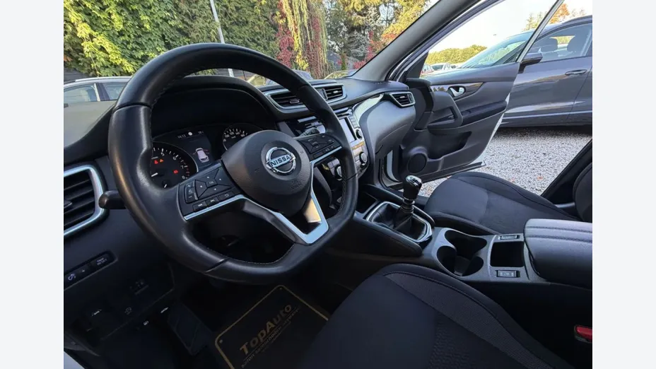 NISSAN Qashqai -
