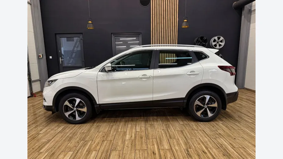 NISSAN Qashqai -