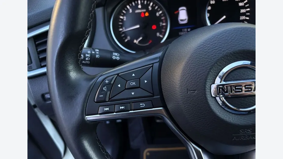 NISSAN Qashqai -