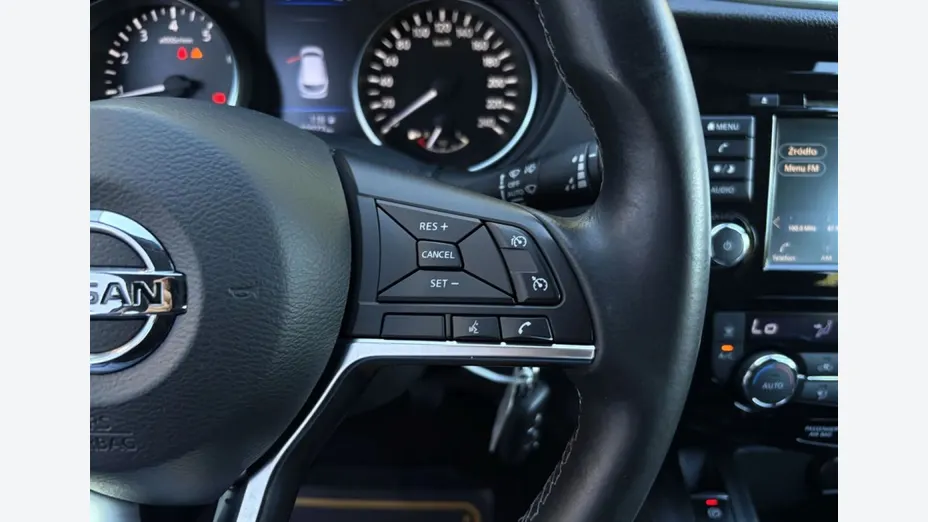 NISSAN Qashqai -