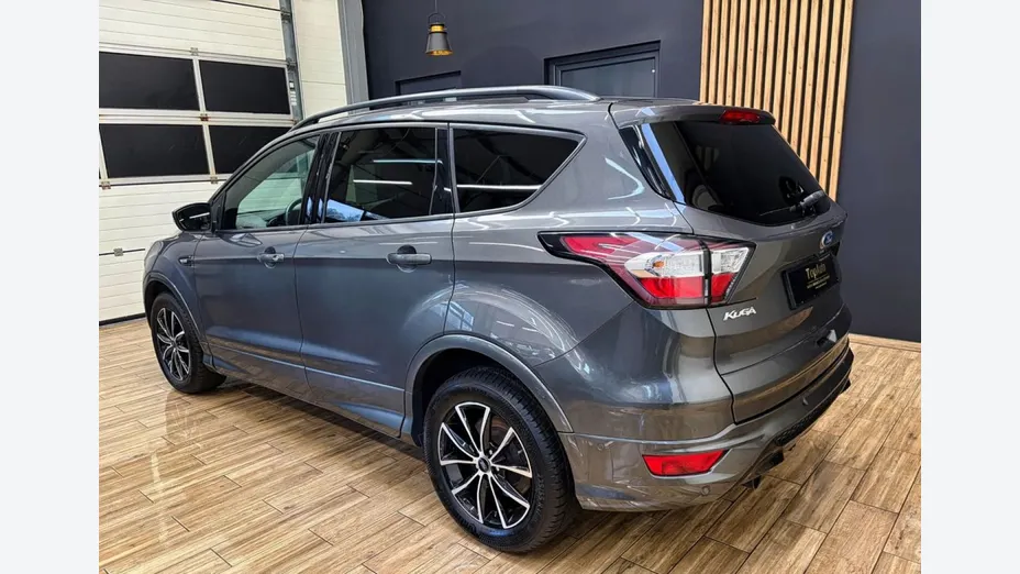 FORD Kuga -