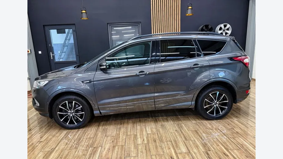 FORD Kuga -