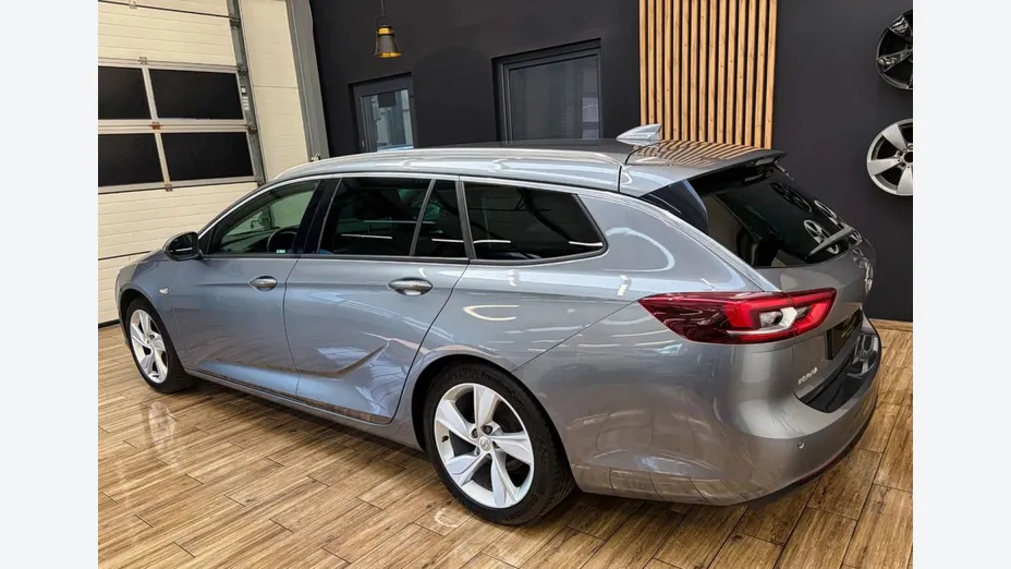 OPEL Insignia -