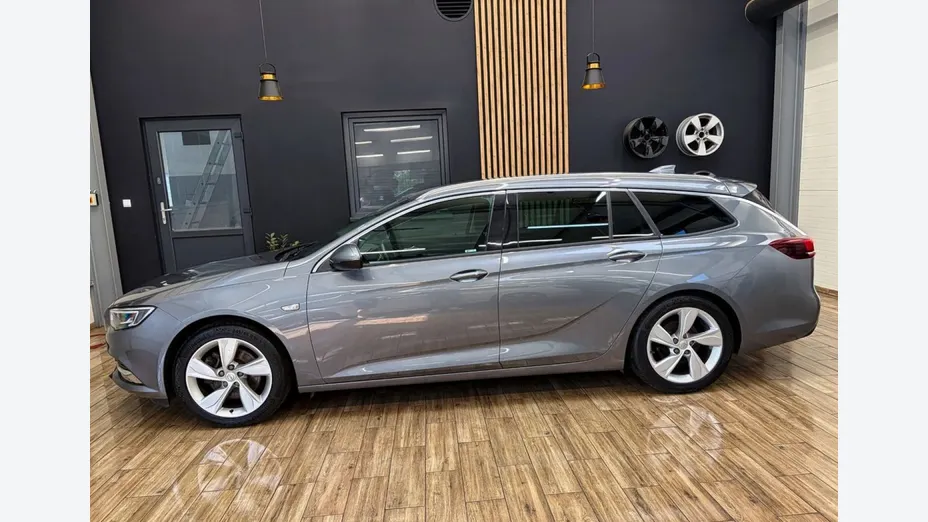 OPEL Insignia -